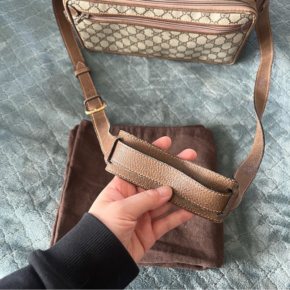 Gucci Brown and Tan Belt Bag with Structured Design - Picture 3 of 16